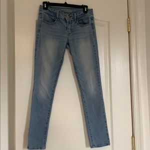 American Eagle Light Wash Jean